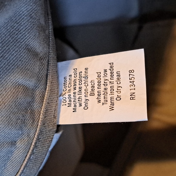 Vineyard Vines boys size 8 shorts Tan Style # 3H1001 EUC - Picture 6 of 6